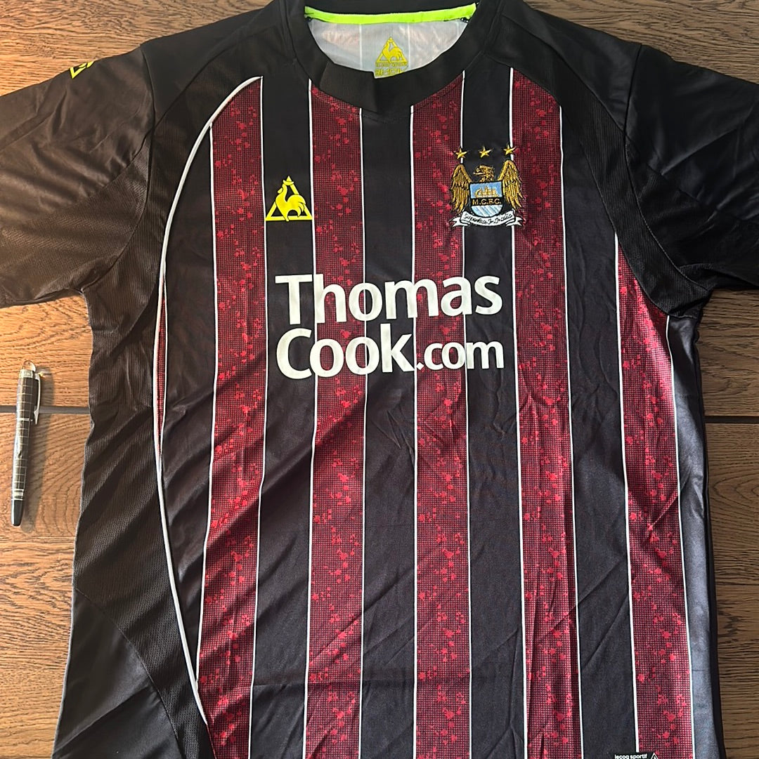 Shaun Wright Phillips #8 Manchester City jersey.