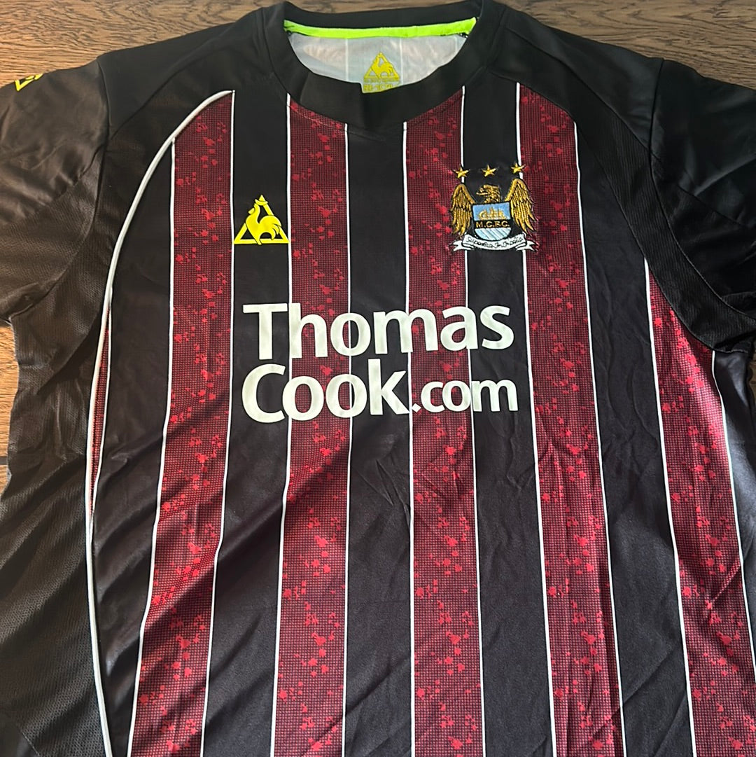 Shaun Wright Phillips #8 Manchester City jersey.